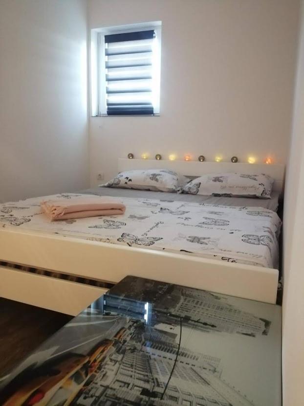 Cozy Corners Apartment Нин Екстериор снимка