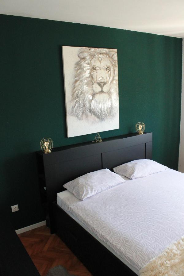 Cozy Corners Apartment Нин Екстериор снимка