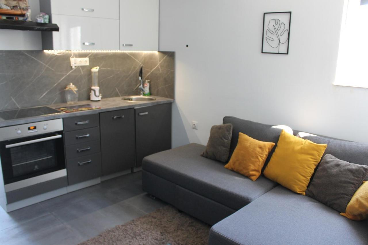 Cozy Corners Apartment Нин Екстериор снимка