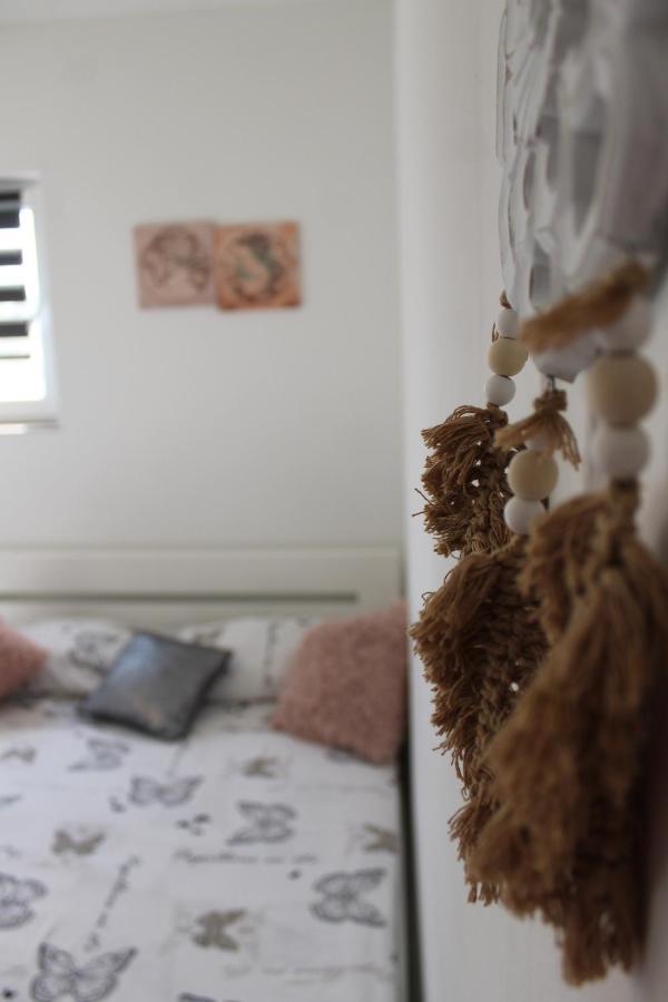 Cozy Corners Apartment Нин Екстериор снимка