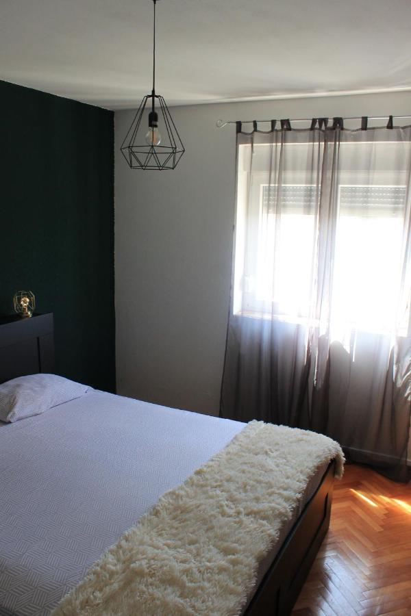 Cozy Corners Apartment Нин Екстериор снимка